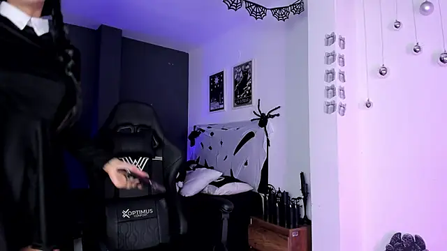 Raven Witch  online show from 01-10-26, 06:09