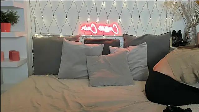 Snapshot of CassyCain chatting on 01-17-25, 02:50 CassyCain online show from 01-17-25, 02:50