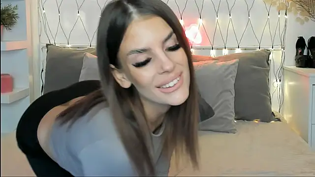 Snapshot of CassyCain chatting on 03-03-25, 02:04 CassyCain online show from 03-03-25, 02:04