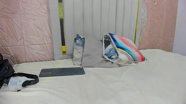 Snapshot of Ammy_Connor1 chatting on 11-05-25, 08:09 Ammy Connor1 online show from 11-05-25, 08:09