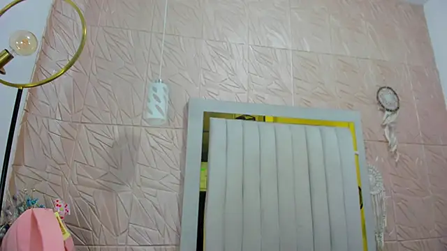 Snapshot of Ammy_Connor1 chatting on 11-14-25, 07:45 Ammy Connor1 online show from 11-14-25, 07:45