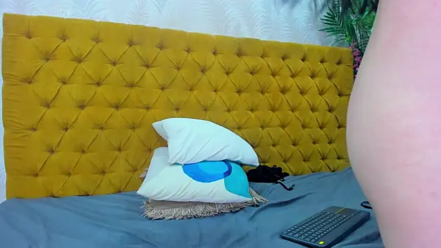 Snapshot of Ammy_Connor1 chatting on 11-19-25, 08:03 Ammy Connor1 online show from 11-19-25, 08:03