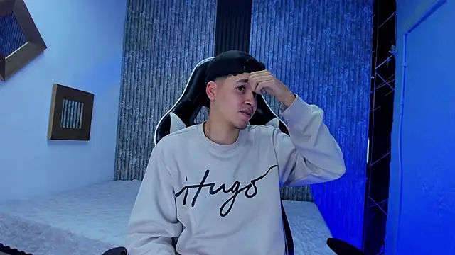 Mike 0233  online show from 11-29-25, 04:37