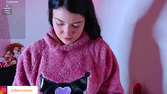 juli05star20 online show from 11-15-25, 01:58