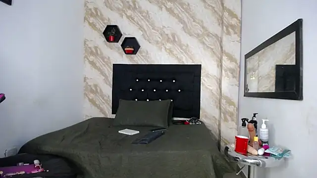 issa  love online show from 05-30-26, 01:19