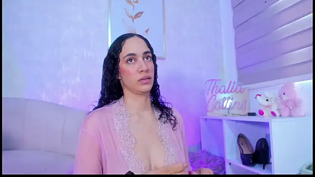 Snapshot of thaliacollins chatting on 06-06-26, 01:38 thaliacollins online show from 06-06-26, 01:38