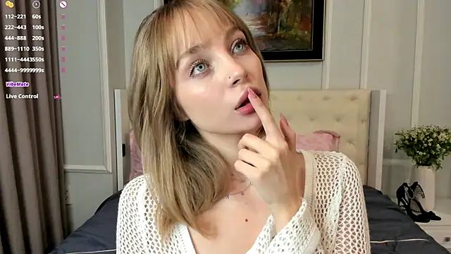  LISA BABYMETAL  online show from 12-20-25, 08:10