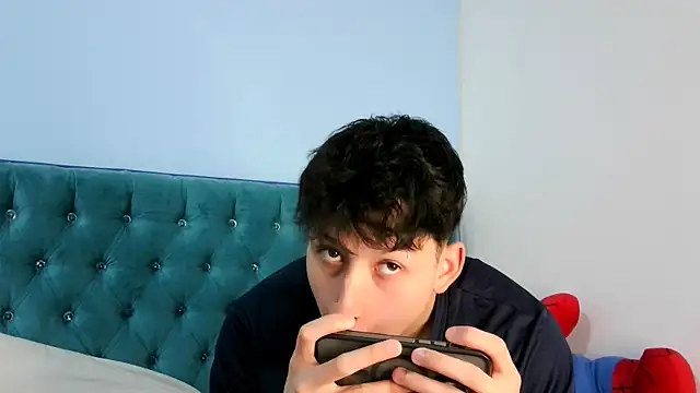 Snapshot of _Thomas_hot_ chatting on 01-10-26, 01:51 Thomas hot online show from 01-10-26, 01:51