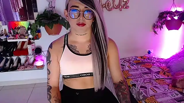 Snapshot of Laveneno_ortiz07 chatting on 11-18-25, 12:05 Laveneno ortiz07 online show from 11-18-25, 12:05