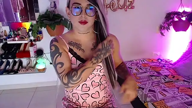 Snapshot of Laveneno_ortiz07 chatting on 11-22-25, 12:09 Laveneno ortiz07 online show from 11-22-25, 12:09