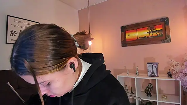 Snapshot of ArianaBaker chatting on 02-26-25, 11:52 ArianaBaker online show from 02-26-25, 11:52
