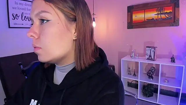 Snapshot of ArianaBaker chatting on 03-06-25, 01:35 ArianaBaker online show from 03-06-25, 01:35