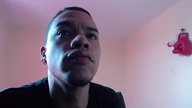 Snapshot of Osiiriis chatting on 02-19-25, 07:48 Osiiriis online show from 02-19-25, 07:48