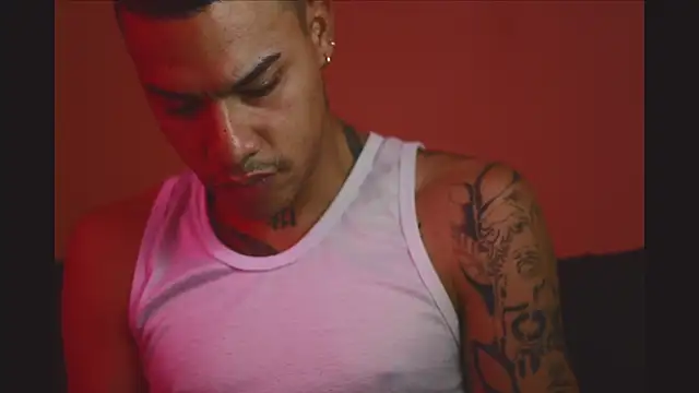 Snapshot of Osiiriis chatting on 03-09-25, 07:15 Osiiriis online show from 03-09-25, 07:15