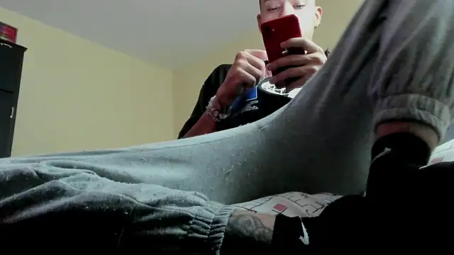 Snapshot of Osiiriis chatting on 03-10-25, 12:51 Osiiriis online show from 03-10-25, 12:51