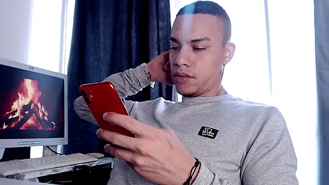 Snapshot of Osiiriis chatting on 03-14-25, 01:57 Osiiriis online show from 03-14-25, 01:57