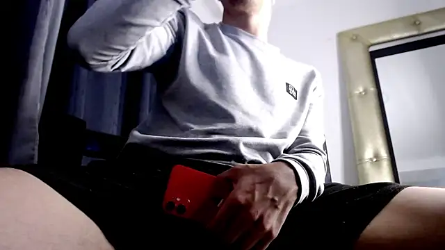 Snapshot of Osiiriis chatting on 03-15-25, 12:47 Osiiriis online show from 03-15-25, 12:47