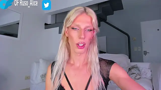 Snapshot of AliceSnowCatt chatting on 01-14-25, 09:30 AliceSnowCatt online show from 01-14-25, 09:30