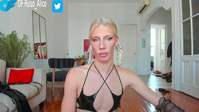 Snapshot of AliceSnowCatt chatting on 02-06-25, 07:29 AliceSnowCatt online show from 02-06-25, 07:29