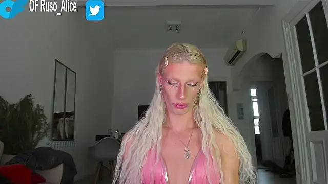 Snapshot of AliceSnowCatt chatting on 02-08-25, 11:02 AliceSnowCatt online show from 02-08-25, 11:02