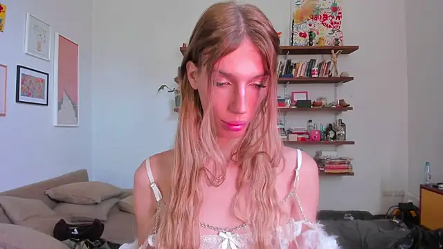 Snapshot of AliceSnowCatt chatting on 09-14-25, 04:06 AliceSnowCatt online show from 09-14-25, 04:06