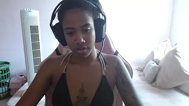 TiffanyRoouse online show from 12-19-24, 05:08