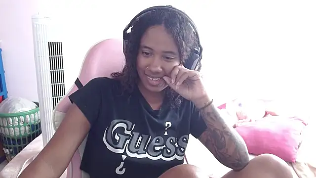 TiffanyRoouse online show from 03-22-25, 04:26