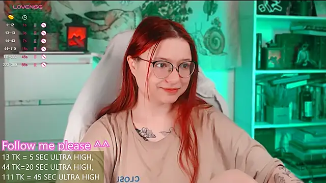 Snapshot of me__hanna chatting on 12-22-25, 02:08 me hanna online show from 12-22-25, 02:08