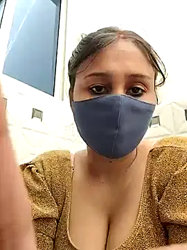 Snapshot of Archna-ji chatting on 01-04-25, 05:37 Archna-ji online show from 01-04-25, 05:37