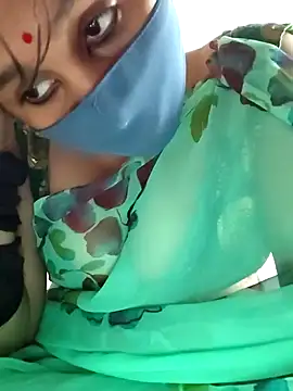 Snapshot of Archna-ji chatting on 02-05-25, 08:21 Archna-ji online show from 02-05-25, 08:21