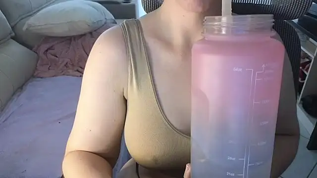 Snapshot of MommyLoveAanal chatting on 10-27-25, 03:27 MommyLoveAanal online show from 10-27-25, 03:27