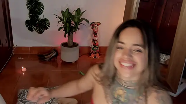 Snapshot of yandracelisofficial chatting on 03-03-25, 12:26 yandracelisofficial online show from 03-03-25, 12:26