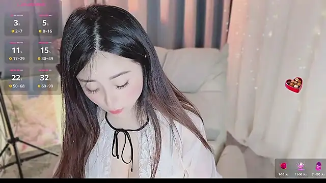 Snapshot of Liiniie-Lovers chatting on 02-23-25, 11:36 Liiniie-Lovers online show from 02-23-25, 11:36