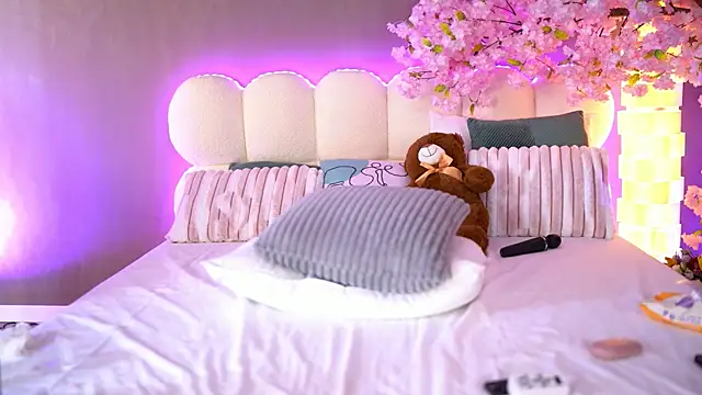 HaileyMadow online show from 04-25-26, 01:41