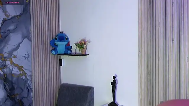 LissaWiild online show from 11-21-25, 07:34