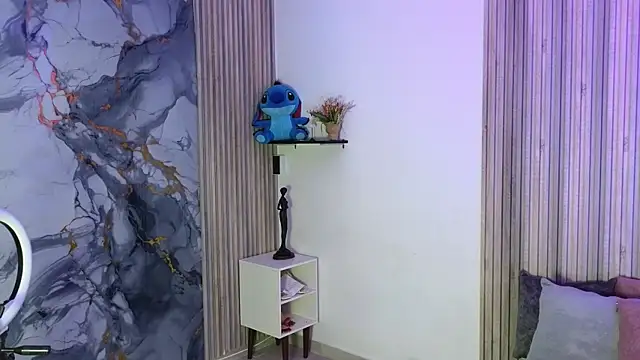 LissaWiild online show from 12-19-25, 08:16