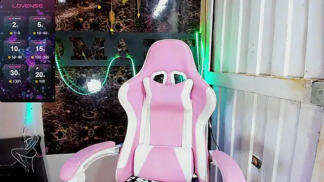 Snapshot of blonde_girl01 chatting on 01-07-25, 03:44 blonde girl01 online show from 01-07-25, 03:44