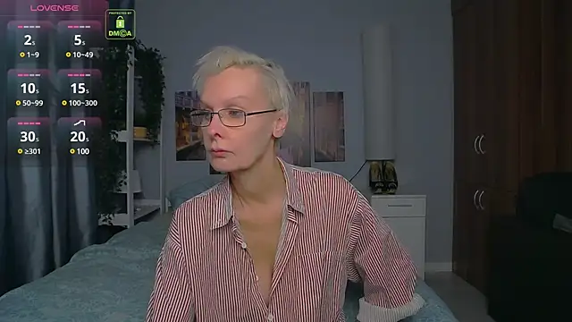 Snapshot of HelgaHimmell chatting on 12-12-24, 04:21 HelgaHimmell online show from 12-12-24, 04:21