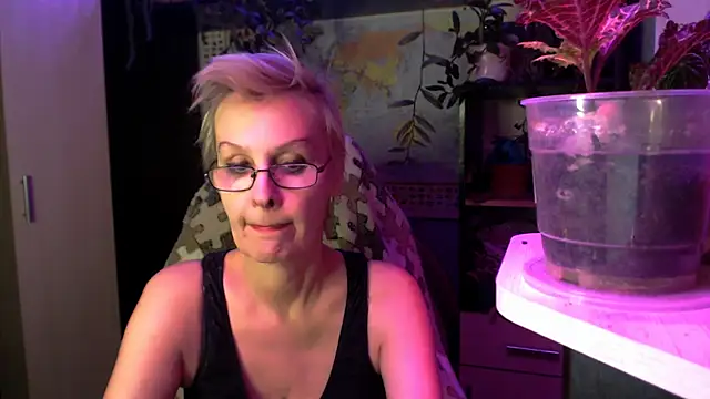 HelgaHimmell online show from 04-09-26, 09:31