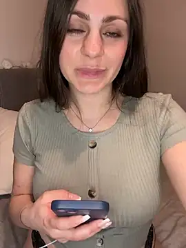 Snapshot of Loella-Rose chatting on 03-09-25, 08:42 Loella-Rose online show from 03-09-25, 08:42