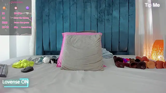 blondehorny69 online show from 10-09-25, 07:34