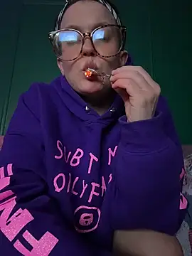 quinnmariexo online show from 04-27-26, 03:59