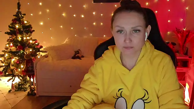 Snapshot of desperatehousewife__ chatting on 01-16-25, 03:13 desperatehousewife   online show from 01-16-25, 03:13
