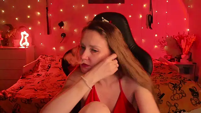 Snapshot of desperatehousewife__ chatting on 09-19-25, 05:35 desperatehousewife   online show from 09-19-25, 05:35