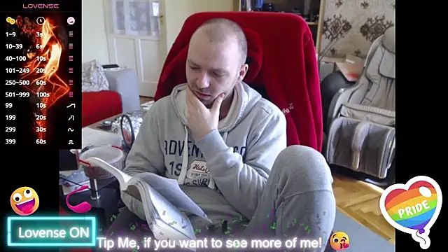 Snapshot of RealManHaveHairy chatting on 02-21-25, 11:11 RealManHaveHairy online show from 02-21-25, 11:11