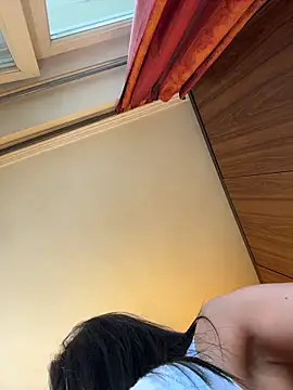 Hotmomcheckk  online show from 11-08-25, 09:31