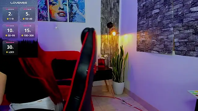 Ariadna sc online show from 10-28-25, 01:25