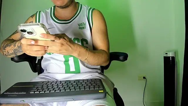 male pussy online show from 12-17-24, 03:17