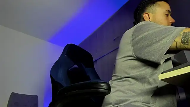 male pussy online show from 11-25-25, 04:01