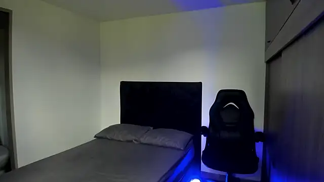 male pussy online show from 04-25-26, 04:37